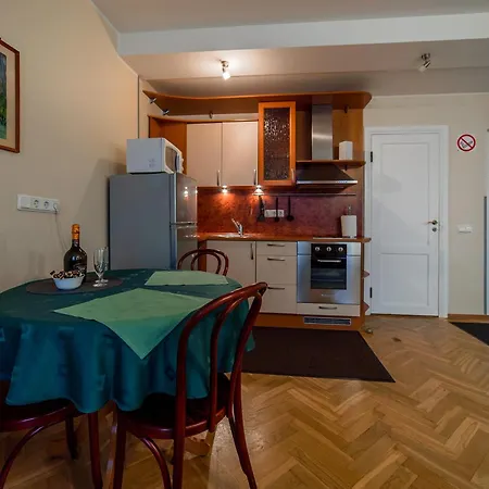 Romeo Family Uus * تالين