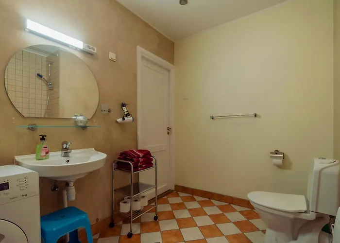 Romeo Family Uus * تالين